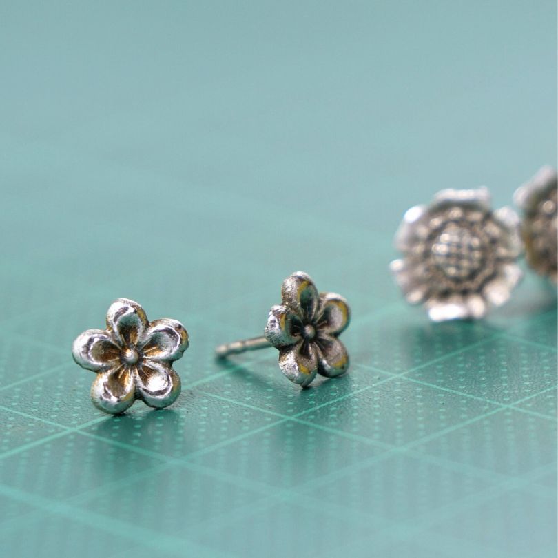 Ohrschmuck mit angelötetem Ohrstift